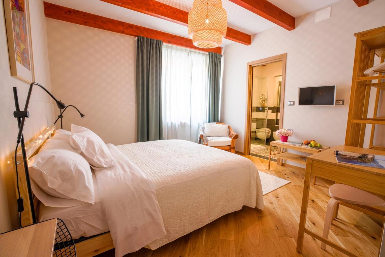 Sa Domo E Giuanne E Giuanna Bed & Breakfast Bosa Bagian luar foto