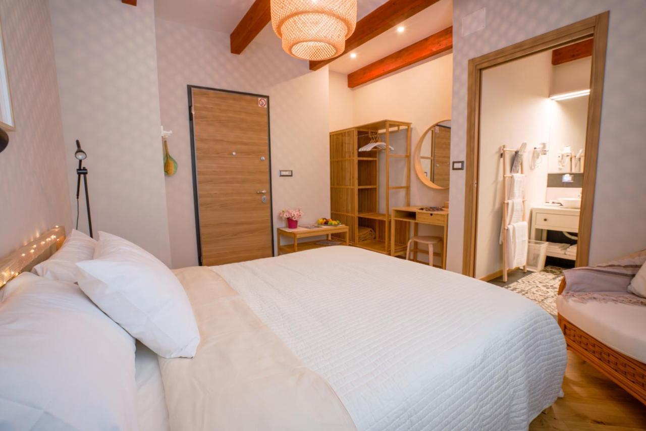 Sa Domo E Giuanne E Giuanna Bed & Breakfast Bosa Bagian luar foto